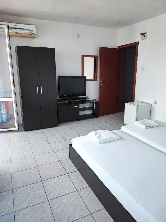 Fa Mol, Slunečné pobřeží