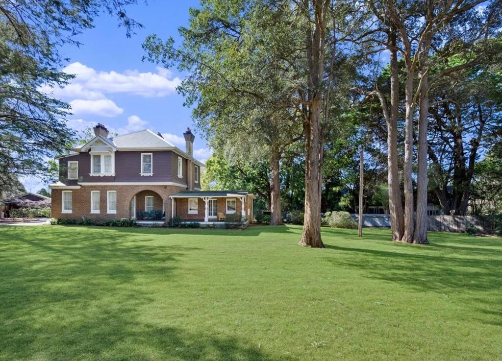 Mapleton Park Cottage