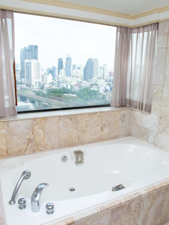 Ramada D’ma Bangkok Hotel