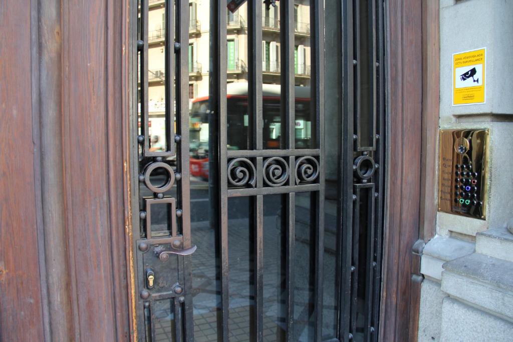 Alternative Creative Youth Hostel Barcelona - 5