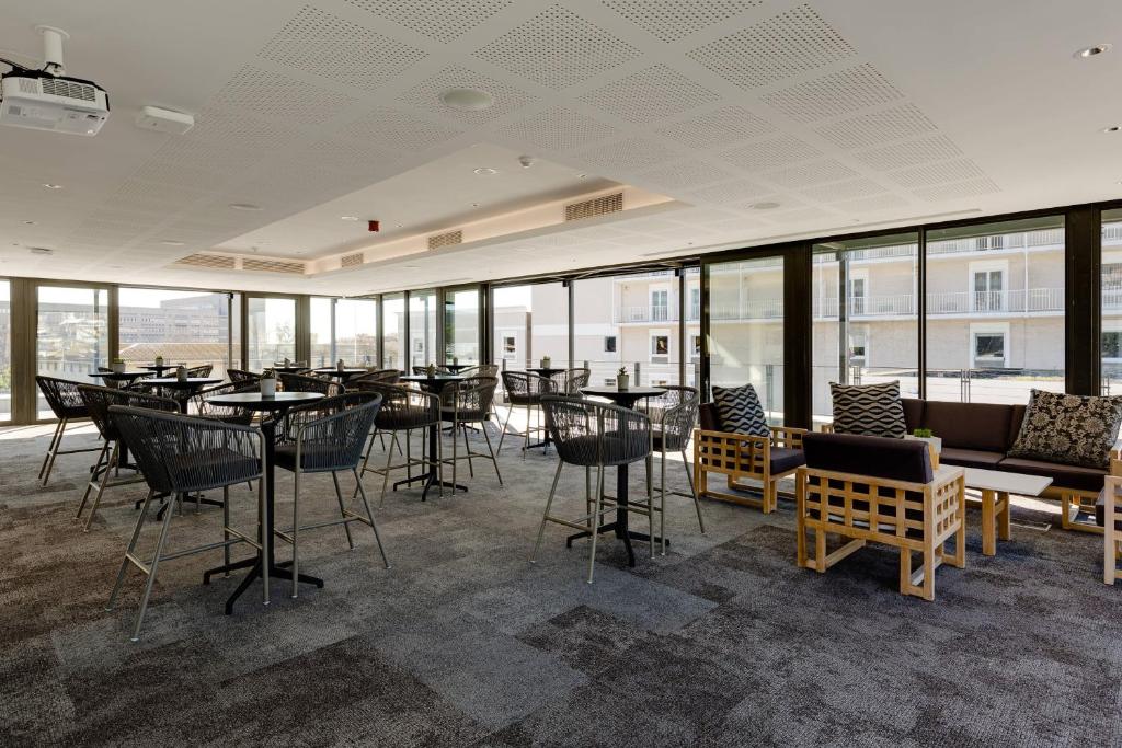 غرفة الاجتماعات/الاحتفالات