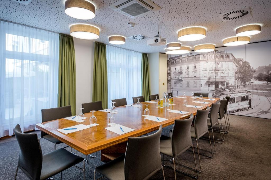 Tárgyalóterem/bálterem