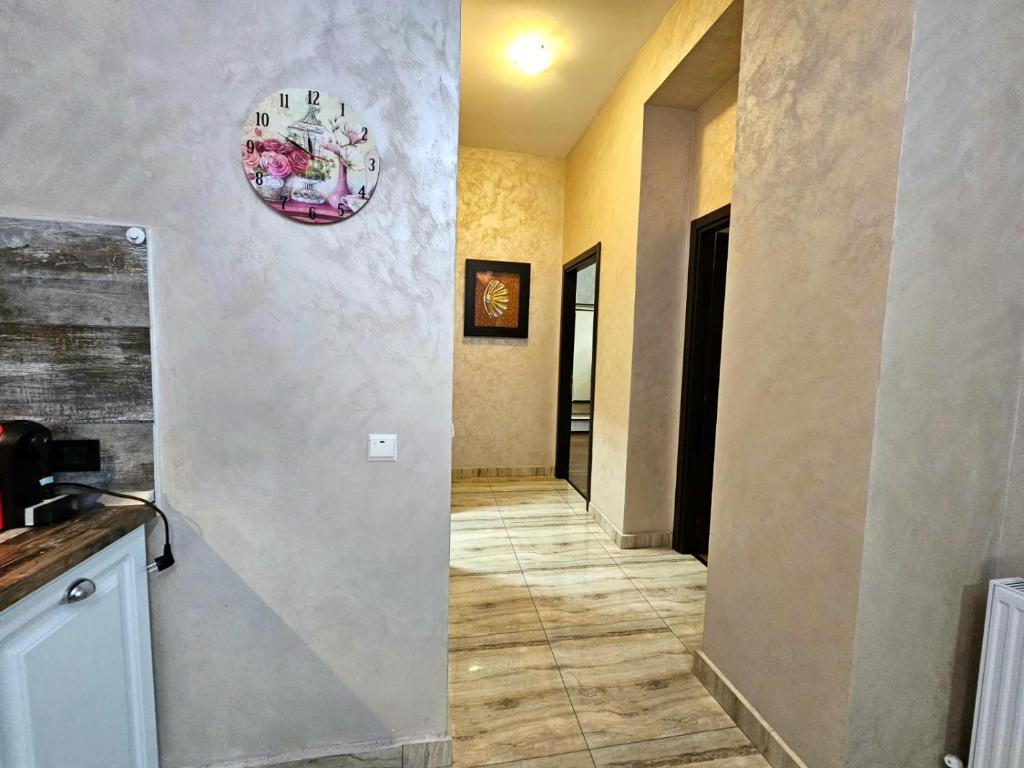 Monaco Summerland Apartments photo