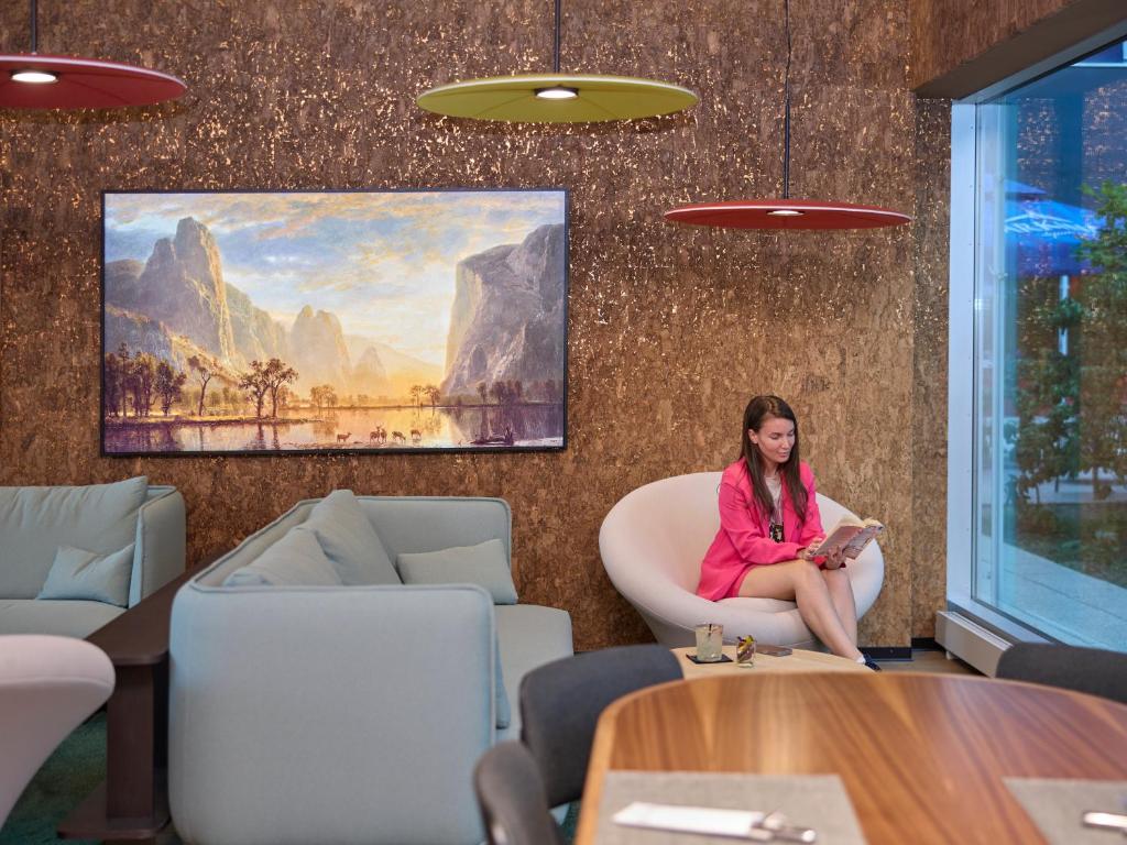 ノボテル チューリッヒ シティ-ウェスト ホテル (Novotel Zurich City-West Hotel) フロント・ロビー