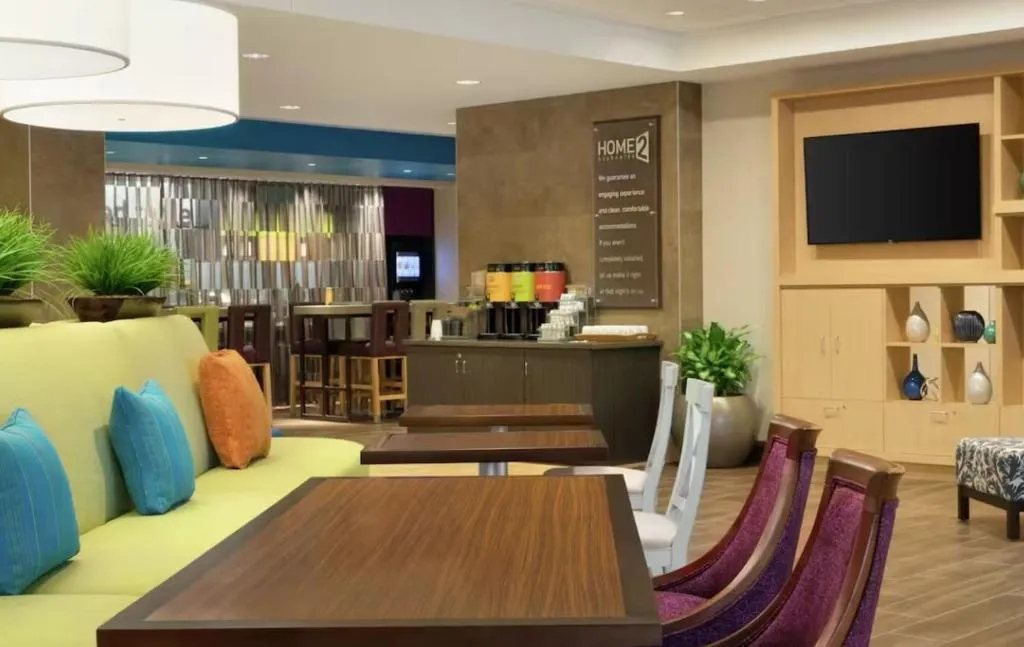 Home2 Suites By Hilton Racine，位于Sturtevant的酒店