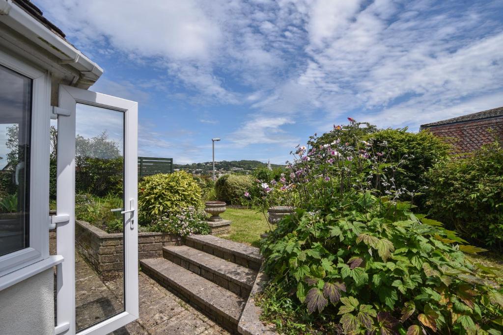 Fawley, Lyme Regis photo 4