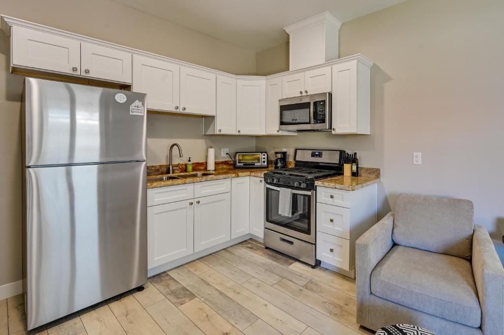 Yuma Studio with Patio Walk to Dining, Coffee Shops