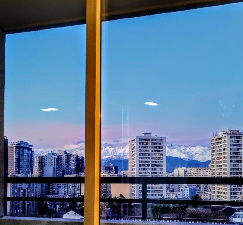 Apartamento con Vista a la Cordillera y Estacionamiento en Santiago Centro Modern apartment with mountain view and parking in Santiago Centre - 2