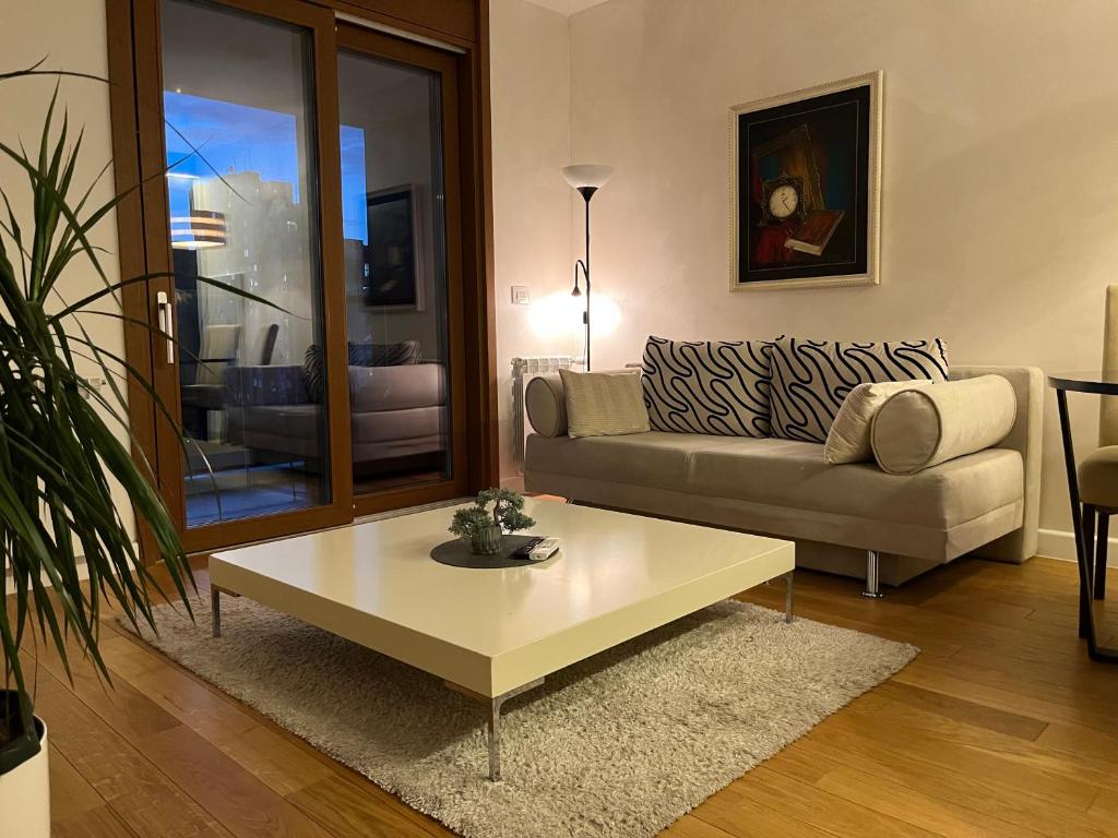 THE FIVE-New Belgrade Apartment - 1