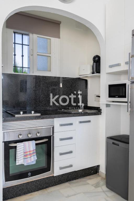 Koti Rentals - Lovely Loft Swim Pool Sea Views - 4