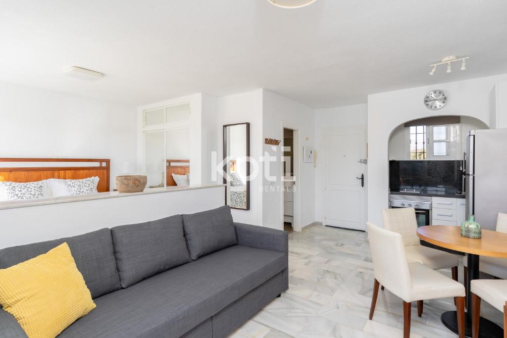 Koti Rentals - Lovely Loft Swim Pool Sea Views - 3
