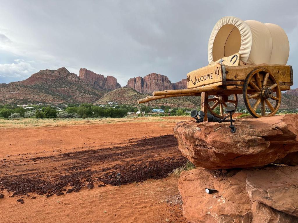 Zion View Camping — Hotel in Colorado City