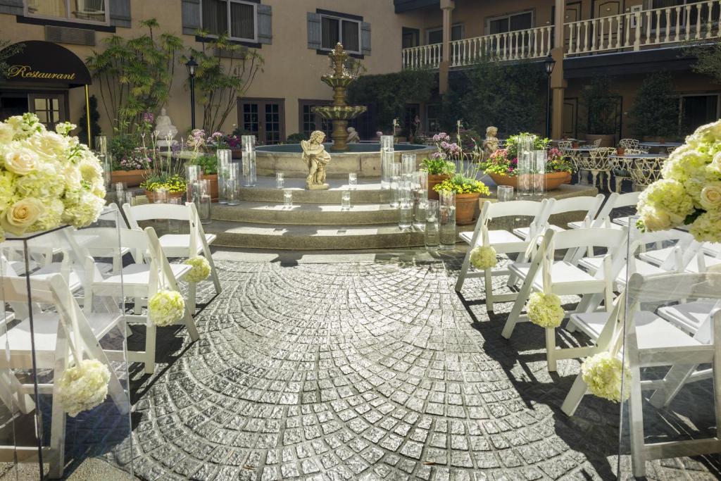 Ayres Hotel And Suites Costa Mesa/newport Beach Photo 44