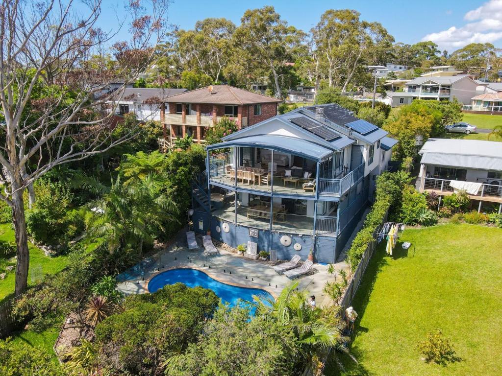 Vincentia Views, Vincentia