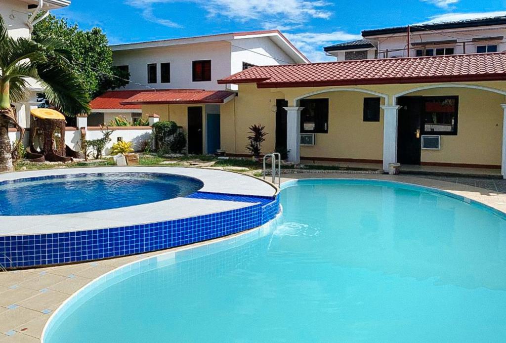 RedDoorz Carlton-Martin Hotel Masbate City photo