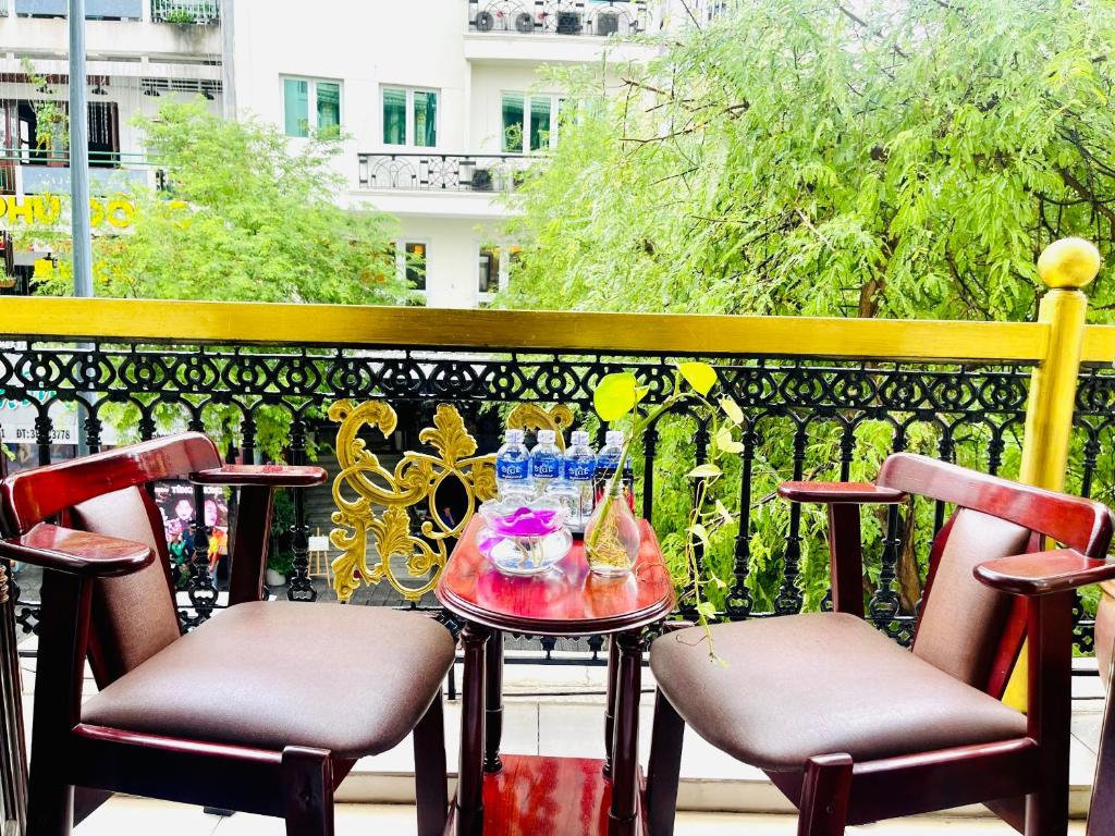 Hải Nam Hotel ( Sài Gòn )