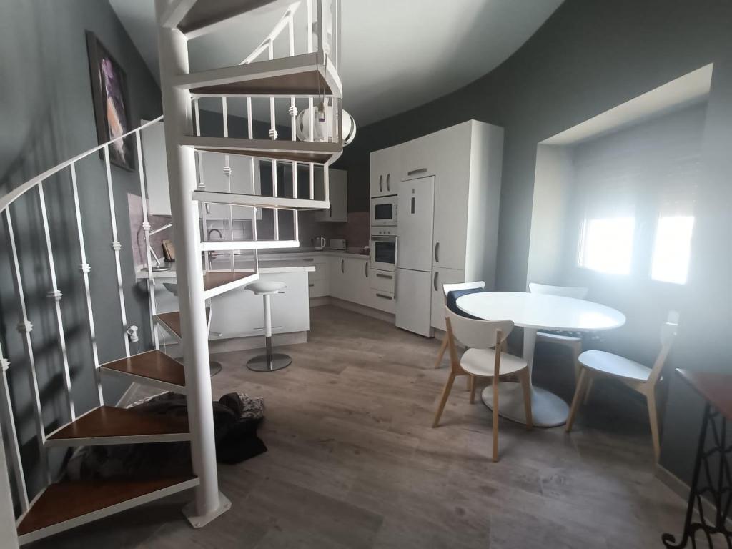 Un encanto en el corazón de Vejer con terraza privada - 3