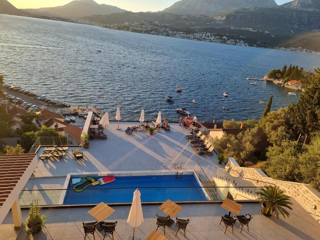 Agape Rose Hotel - 3