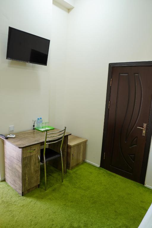 Chinor Garden Hotel - Airport Pick-Up for Only 5 Dollars photo