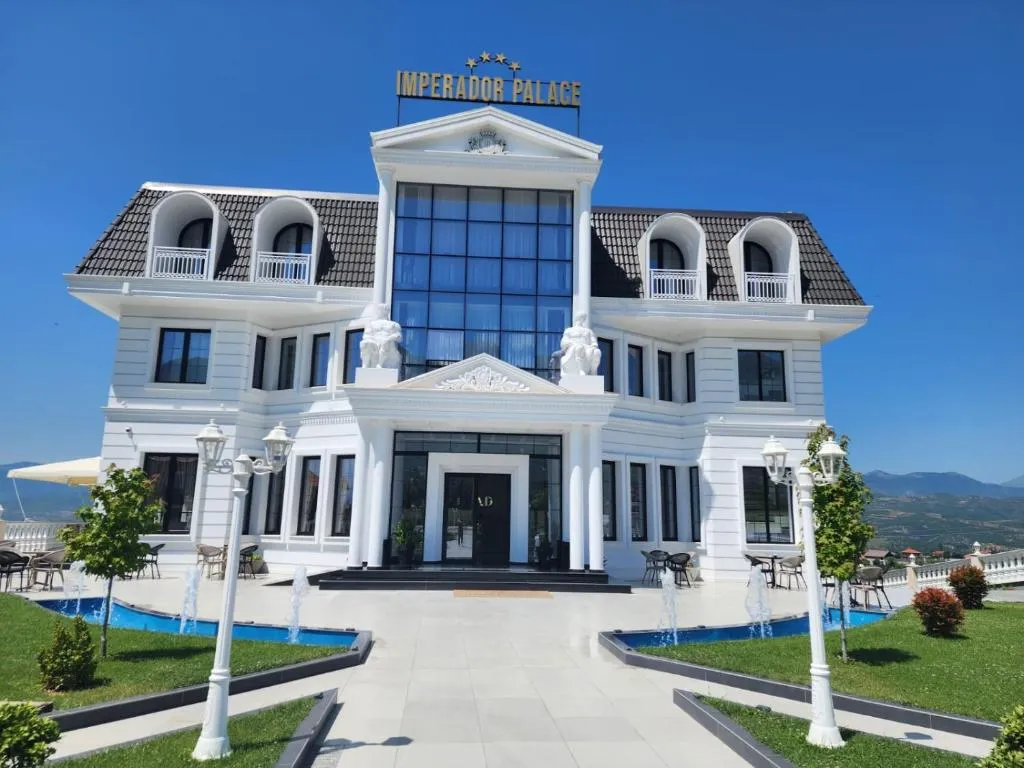 Imperador Palace Hotel Restorant, hotel in Peshkopi