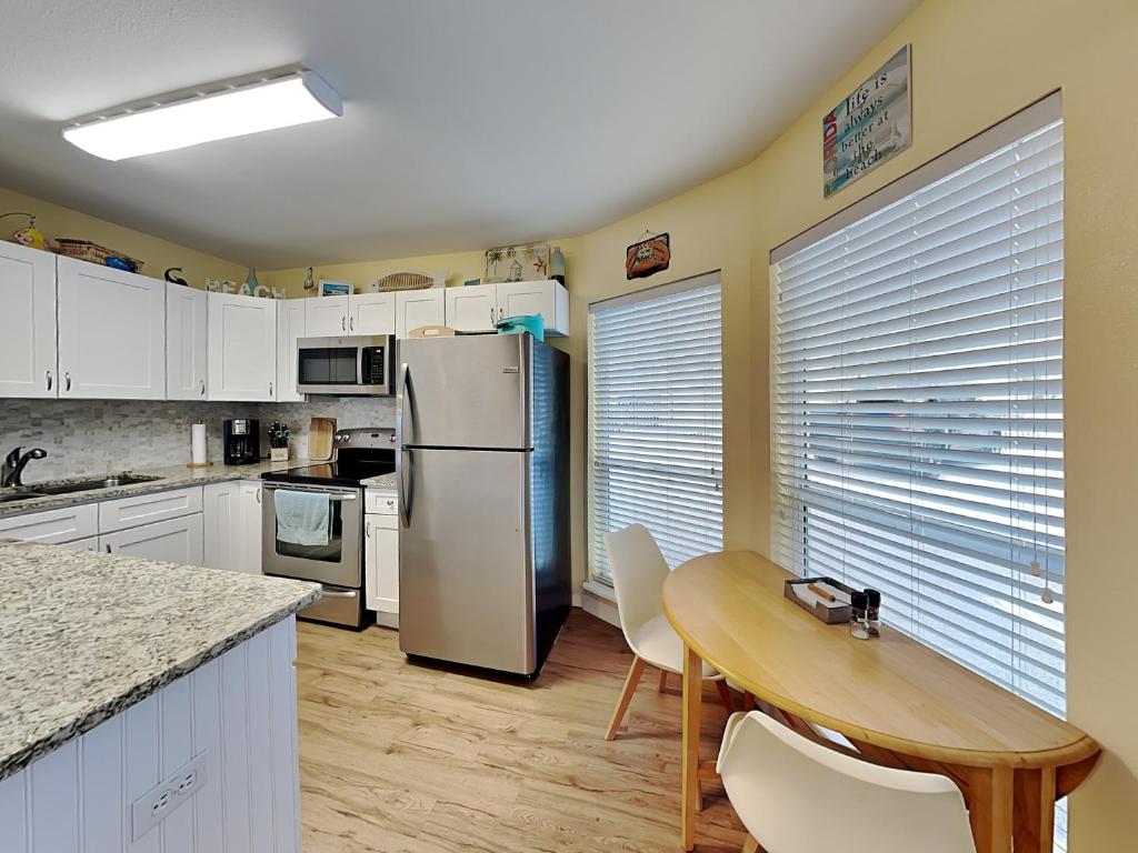 Sea Rocket 29, Sleeps 4, Ground Floor, 1 Bedroom, BBQ Area, WiFi photo