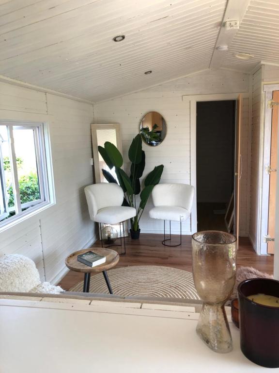 Chalet with amazing garden Zeeland