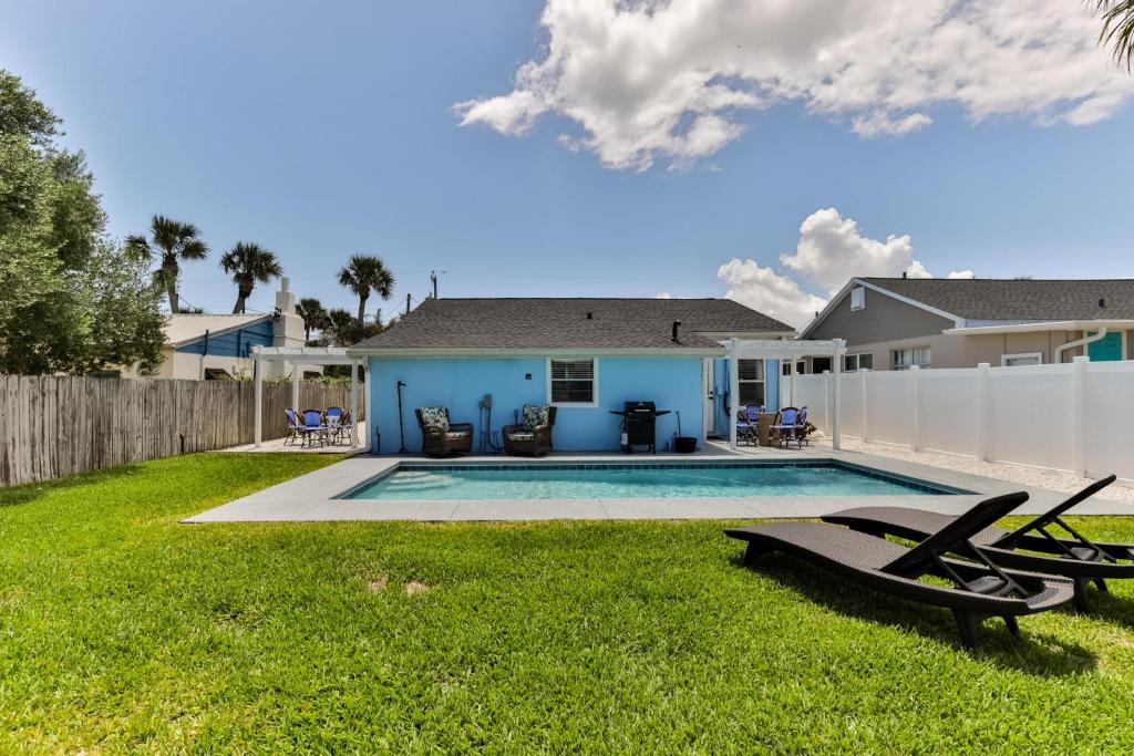 216 Kirkland Suite 2 - 2-1 Beachside Pool Home!, New Smyrna Beach