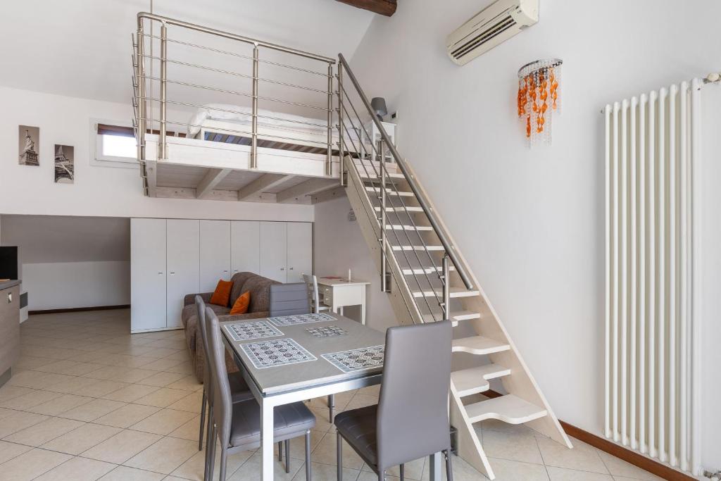 Cozy Mezzanine Apartment by Wonderful Italy - 4
