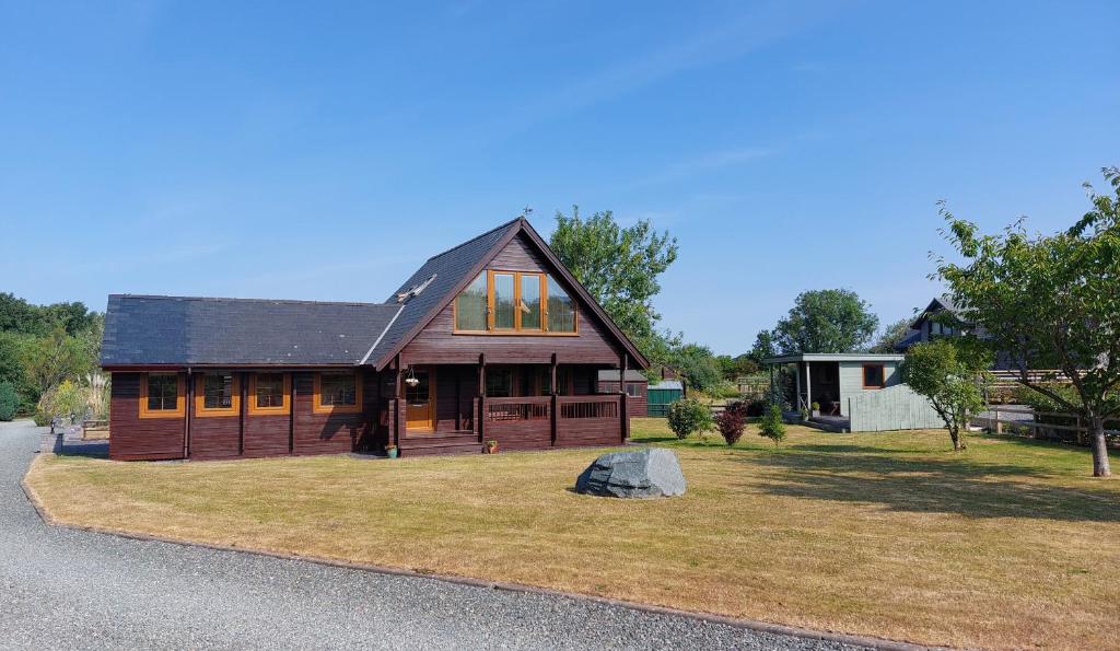 Eirianfa, Menai Bridge