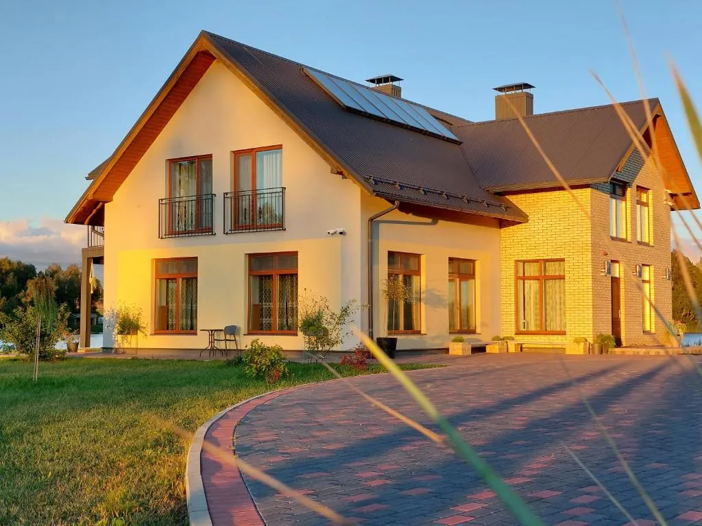 Viesu nams ADLERI, Hotel in Saldus