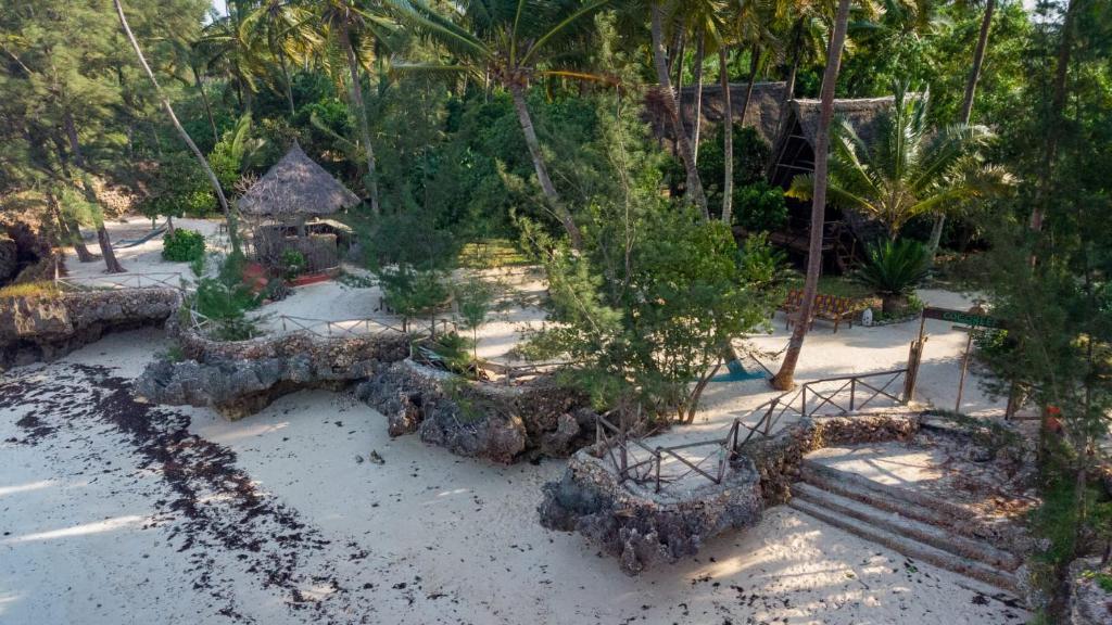 COCO REEF ECOLODGE photo