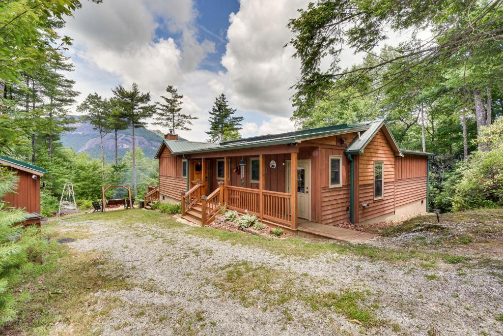 Cashiers Cabin with Stunning Views Near Waterfalls!