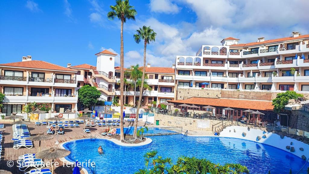 Spacious apartment with private garden in Tenerife south - 2