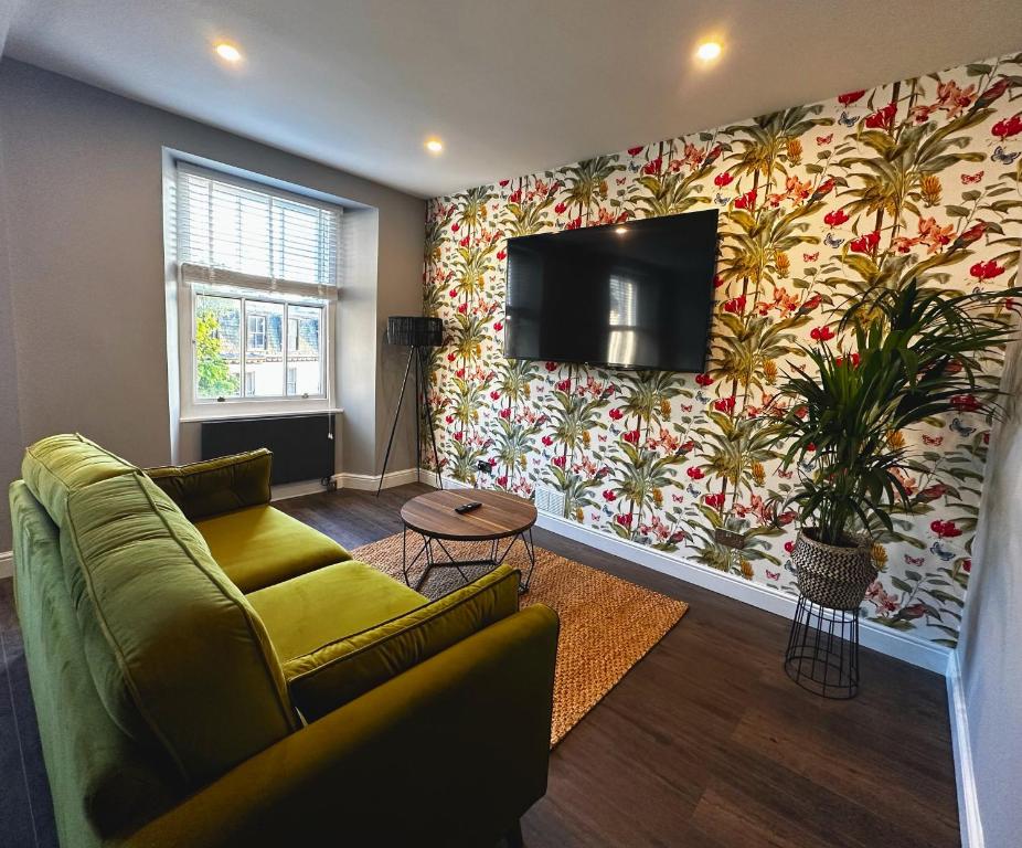 1 West End Boutique Apartment - photo 3