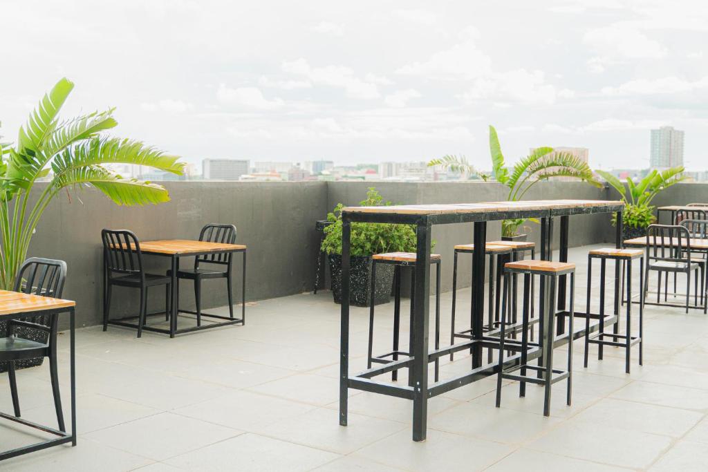 Restaurant, Pasay Centrale Hotel in Manila