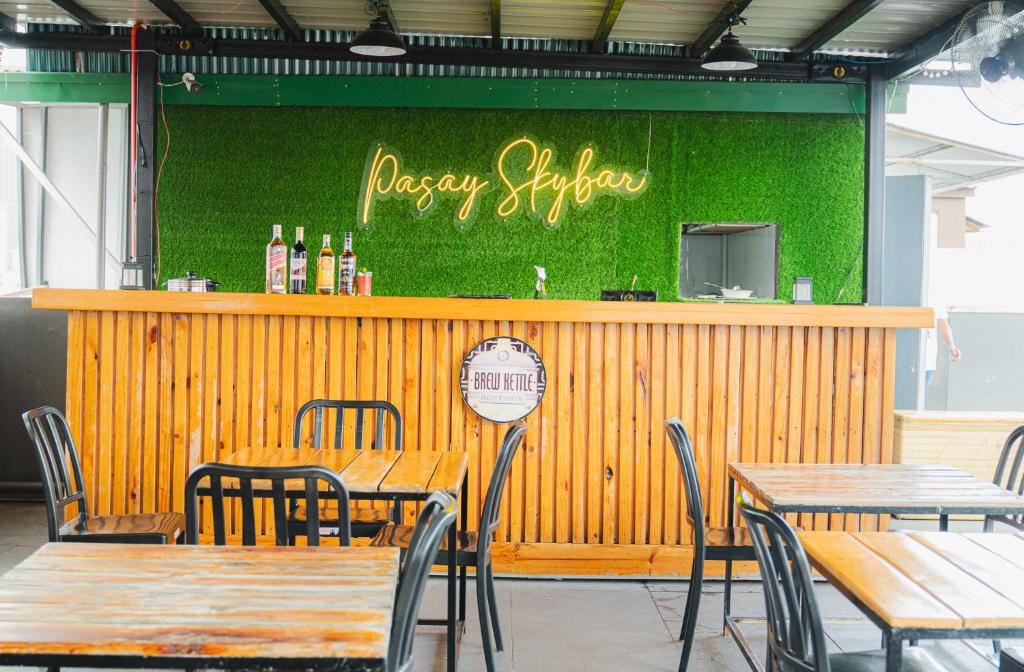 Bar/lounge, Pasay Centrale Hotel in Manila