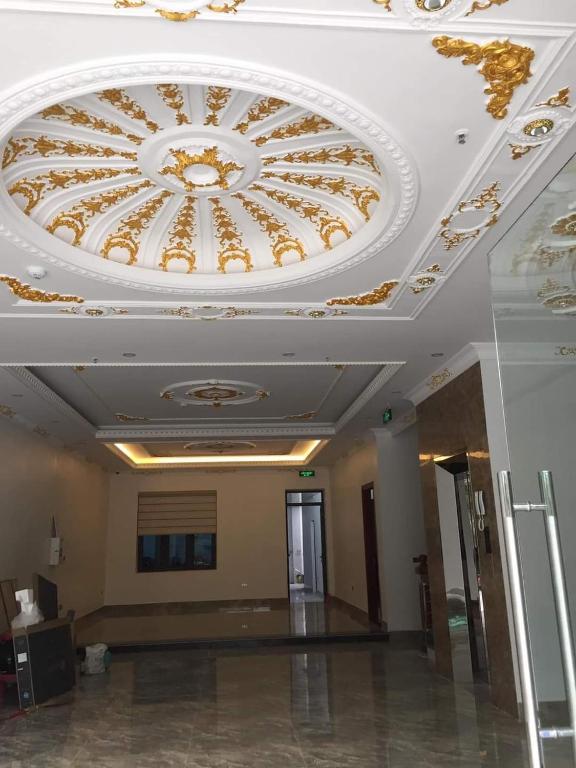Happy Hotel, Uông Bí