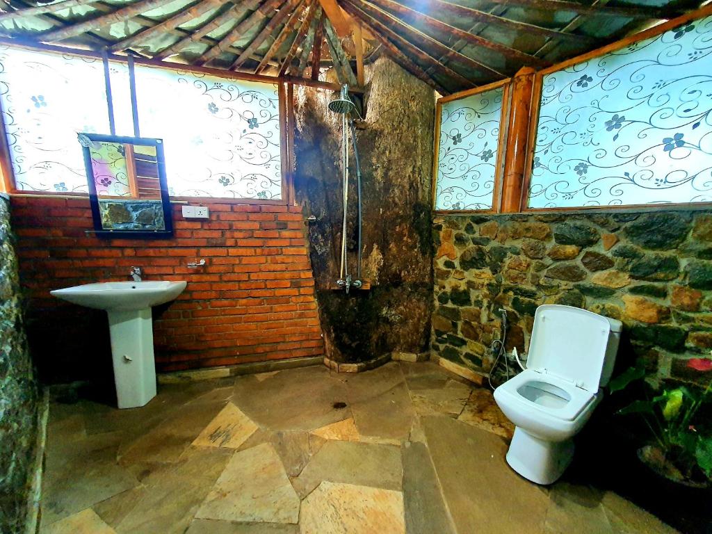 The Winsome & Tree House photo