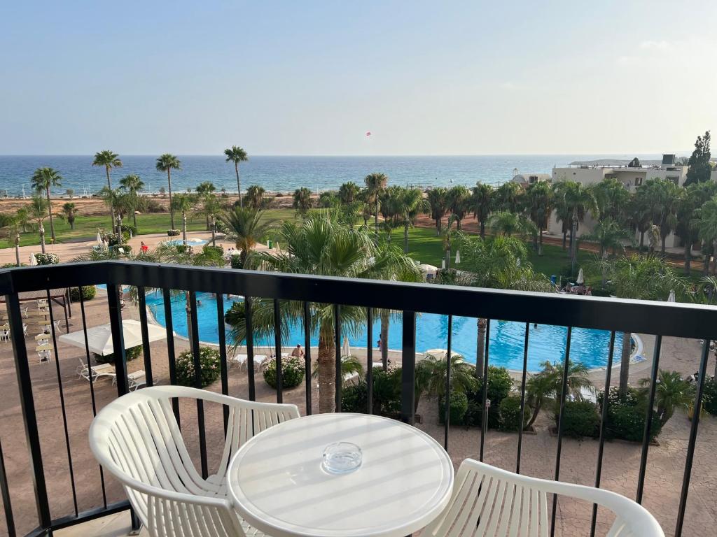 Nelia Sea Breeze — Basen in Ayia Napa, Region Famagusta