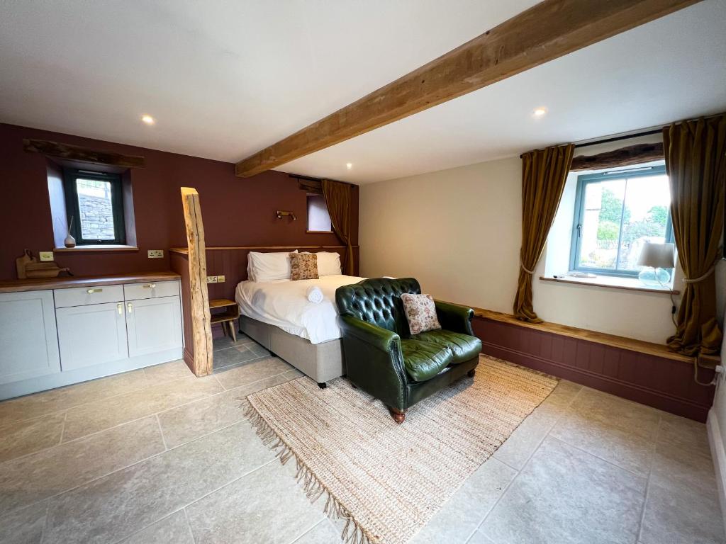 Tethera, Amma Barn, Shap