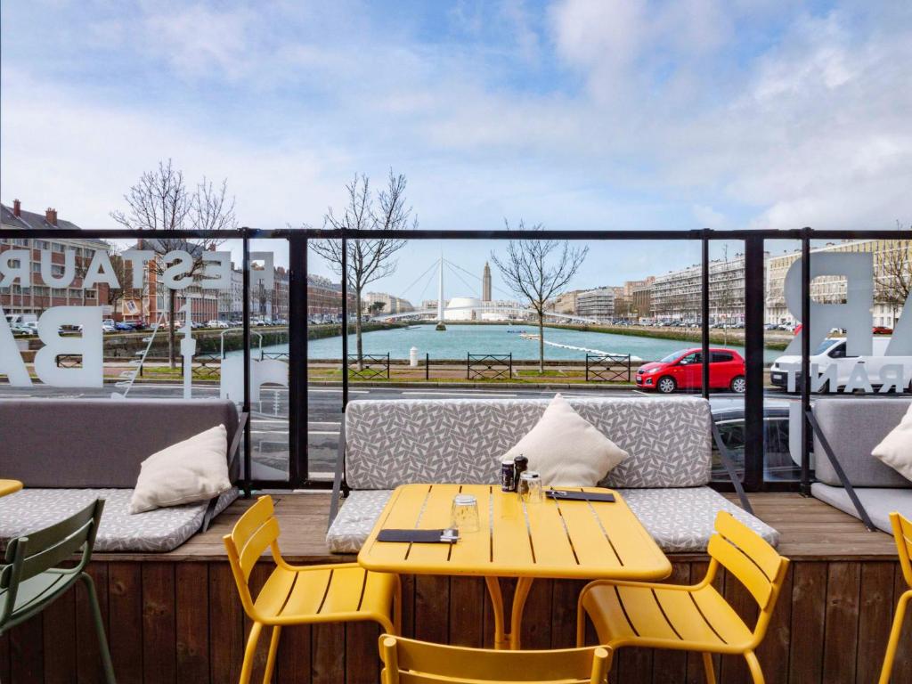 Hotel Mercure Le Havre Centre Bassin du Commerce photo