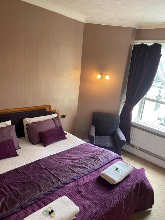 The Royal Victoria & Bull Hotel