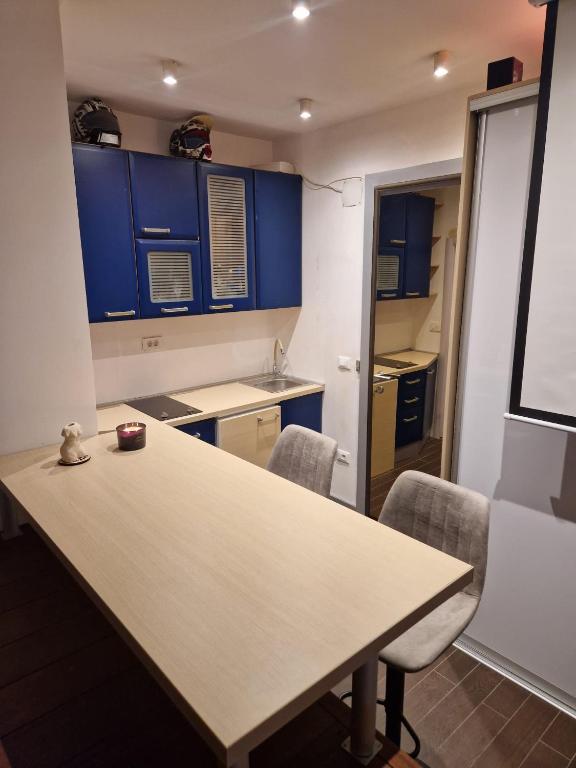 Jacuzzi Vaki Apartment - 4