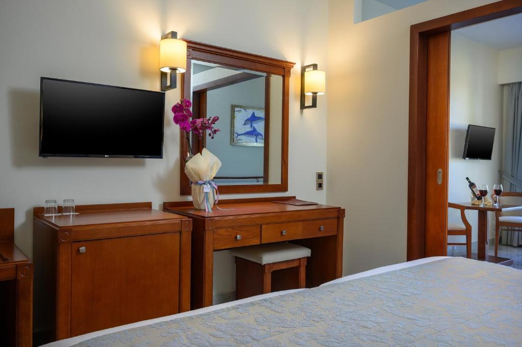 Vantaris Palace — Hotel rooms in Georgioupolis
