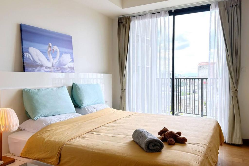 Astra condo清迈市中心古城高端温馨公寓两卫浴wifi泳池健身房山景城景房, Čiang Mai