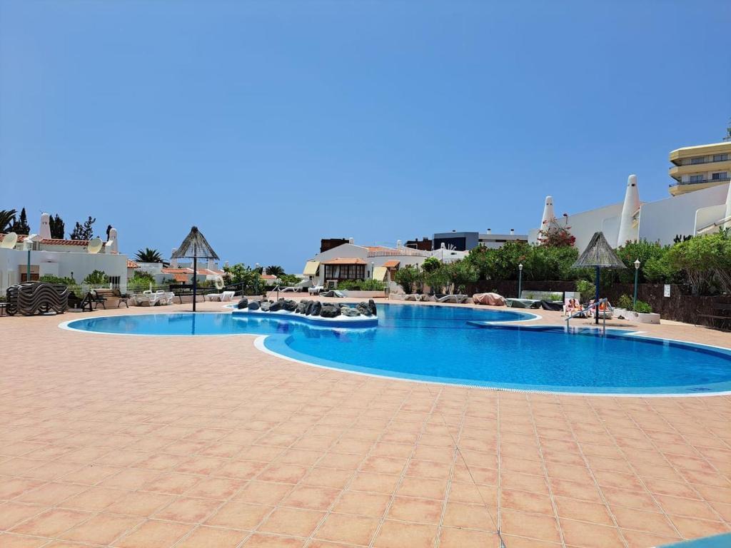 Heated Pool Costa Adeje in front of a beach - 4