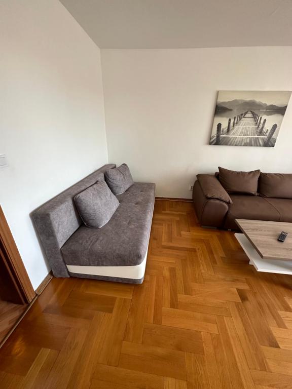 Large Centre apartment - 5