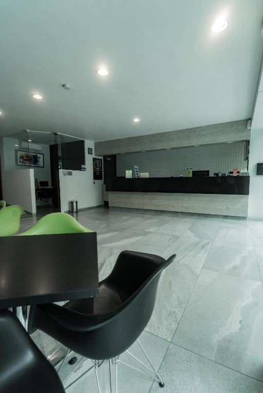 HOTEL LEMON GREEN -Zona Expo Frente al Centro de Convenciones photo
