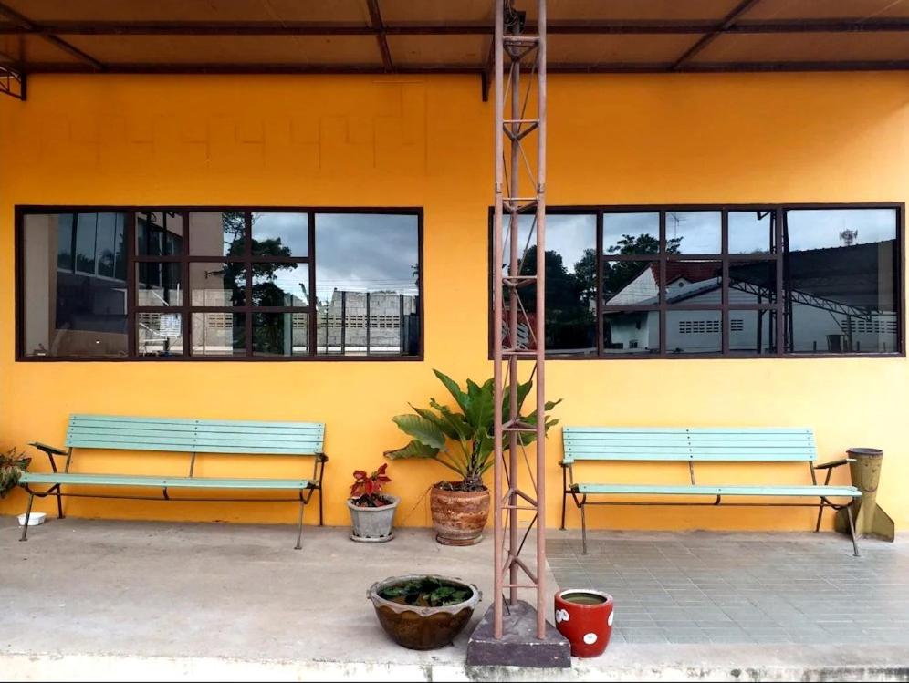 ニュー ワンチャイ ホテル (New Wanchai Hotel) 外観