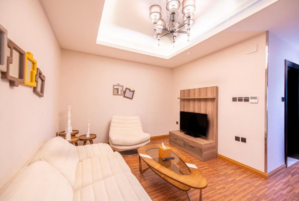 Shared lounge/TV area